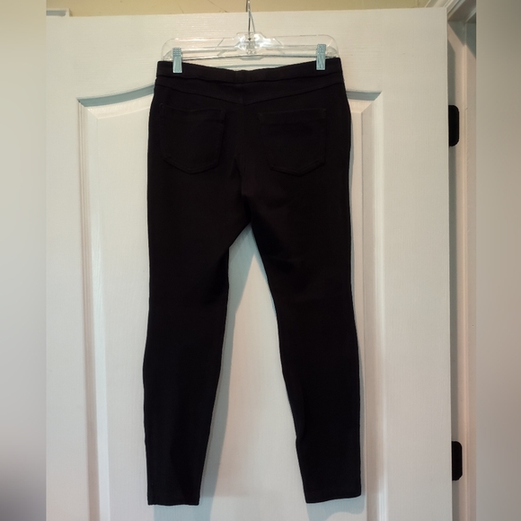 Hue Black Moto Leggings with Zipper Accents Size Medium - Picture 2 of 7